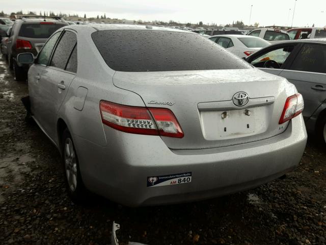 4T1BF3EKXBU701901 - 2011 TOYOTA CAMRY BASE SILVER photo 3