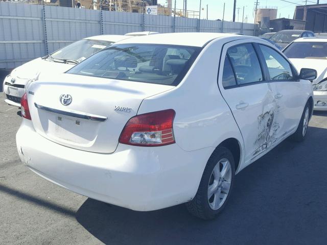 JTDBT923484021031 - 2008 TOYOTA YARIS WHITE photo 4