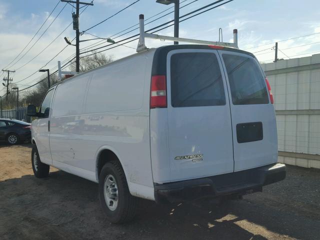 1GCWGGCG1D1117061 - 2013 CHEVROLET EXPRESS G2 WHITE photo 3