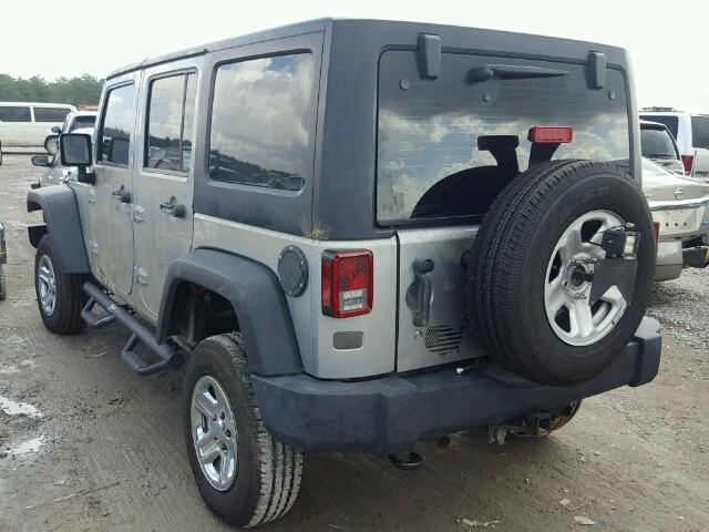 1C4BJWDG6DL543843 - 2013 JEEP WRANGLER U SILVER photo 3