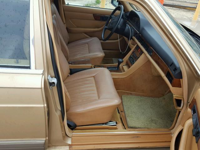 WDBCA39D3GA237568 - 1986 MERCEDES-BENZ 560 SEL GOLD photo 5