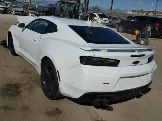 1G1FH1R70H0176642 - 2017 CHEVROLET CAMARO SS WHITE photo 3