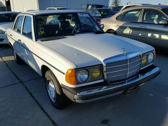 WDBAB23A9BB273586 - 1981 MERCEDES-BENZ 240 D WHITE photo 1