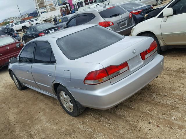 1HGCG16502A010088 - 2002 HONDA ACCORD EX SILVER photo 3