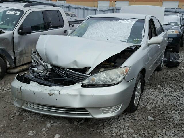 4T1BF32K65U089172 - 2005 TOYOTA CAMRY LE SILVER photo 2