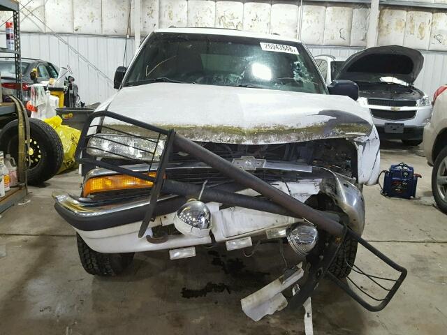 1GNDT13W8X2250123 - 1999 CHEVROLET BLAZER WHITE photo 9