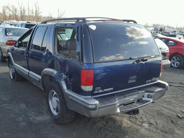 1GNDT13W9X2174377 - 1999 CHEVROLET BLAZER BLUE photo 3