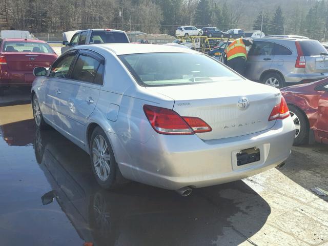 4T1BK36BX5U018689 - 2005 TOYOTA AVALON XL SILVER photo 3