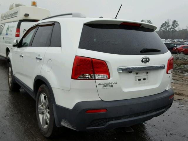 5XYKUDA63CG231707 - 2012 KIA SORENTO EX WHITE photo 3