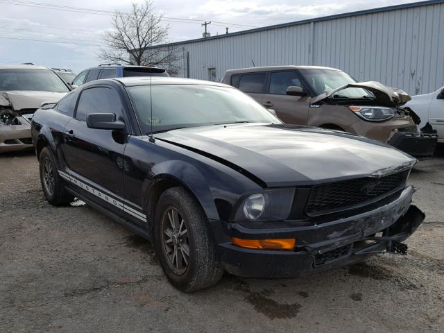 1ZVFT80NX55175620 - 2005 FORD MUSTANG BLACK photo 1