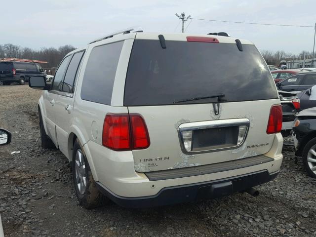 5LMFU28566LJ11355 - 2006 LINCOLN NAVIGATOR 白色 照片 3