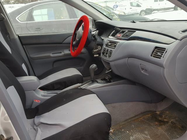 JA3AJ26E52U066313 - 2002 MITSUBISHI LANCER ES SILVER photo 5