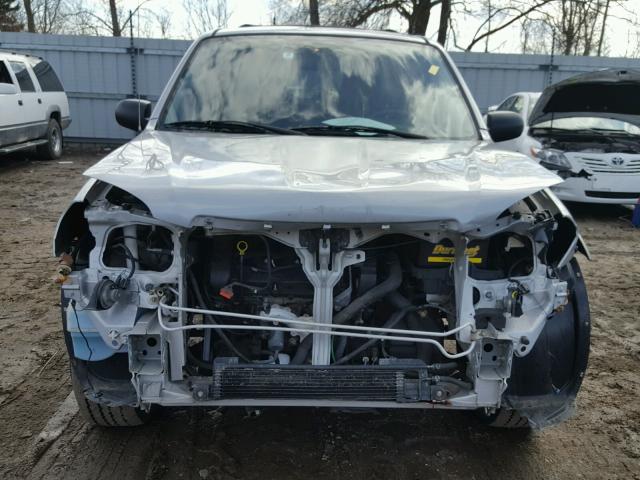 4F2CZ06194KM12401 - 2004 MAZDA TRIBUTE ES 白色 照片 9