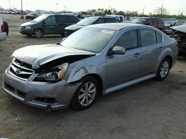 4S3BMCG60A3242022 - 2010 SUBARU LEGACY 2.5 SILVER photo 2