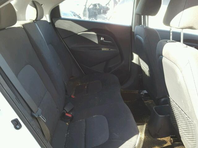 KNADM5A36H6819273 - 2017 KIA RIO LX Սպիտակ լուսանկար 6