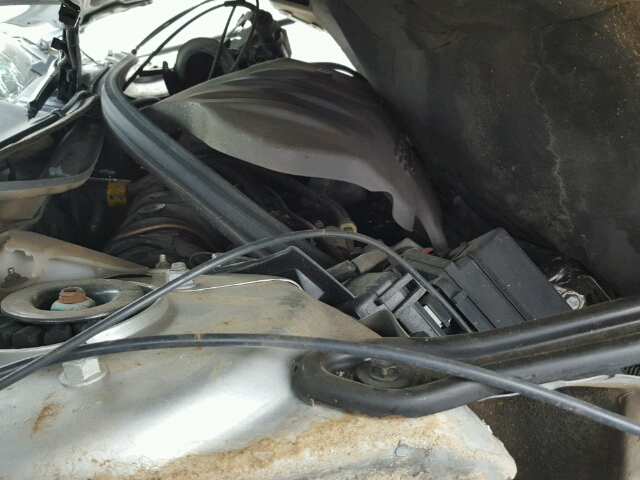 2G4WB52KX41326877 - 2004 BUICK REGAL LS 银色 照片 7