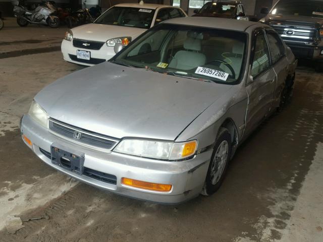 1HGCD5685TA137771 - 1996 HONDA ACCORD DX GOLD photo 2