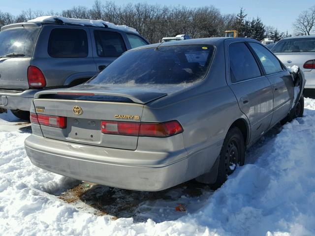 4T1BG22K6WU238592 - 1998 TOYOTA CAMRY CE GRAY photo 4