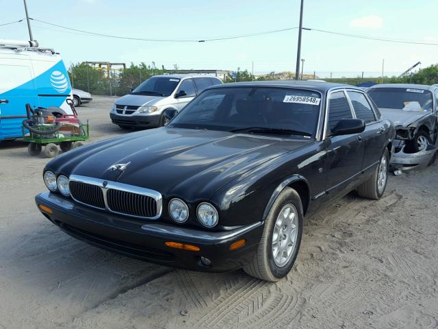 SAJDA14C8YLF03055 - 2000 JAGUAR XJ8 BLACK photo 2