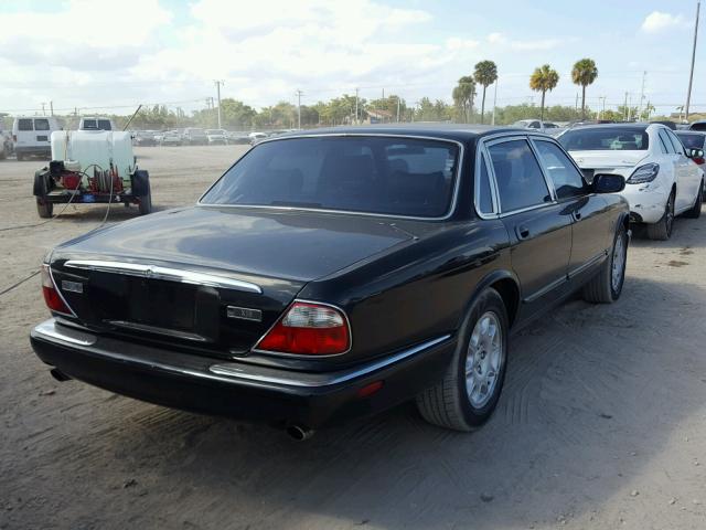 SAJDA14C8YLF03055 - 2000 JAGUAR XJ8 BLACK photo 4