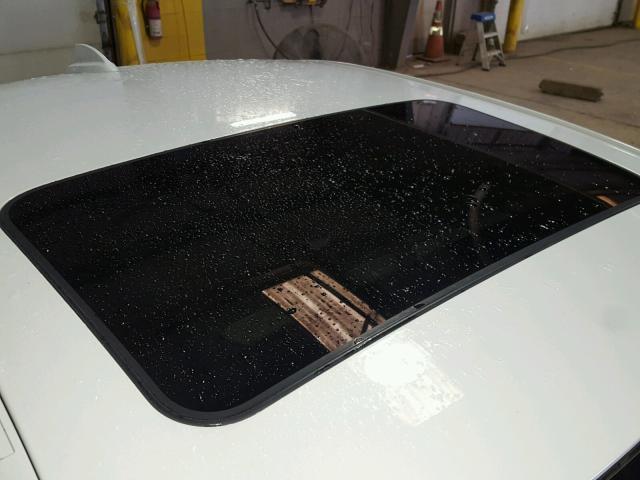 WBA3C3G51ENR25899 - 2014 BMW 320 I WHITE photo 9