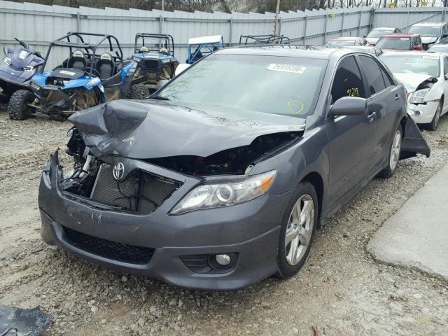 4T1BF3EK0BU663207 - 2011 TOYOTA CAMRY BASE GRAY photo 2