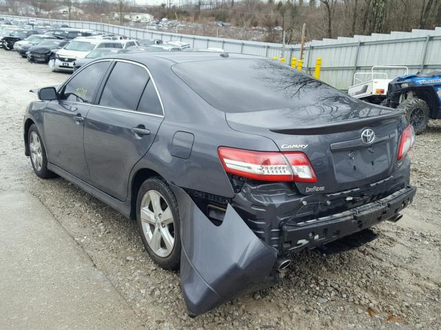 4T1BF3EK0BU663207 - 2011 TOYOTA CAMRY BASE GRAY photo 3