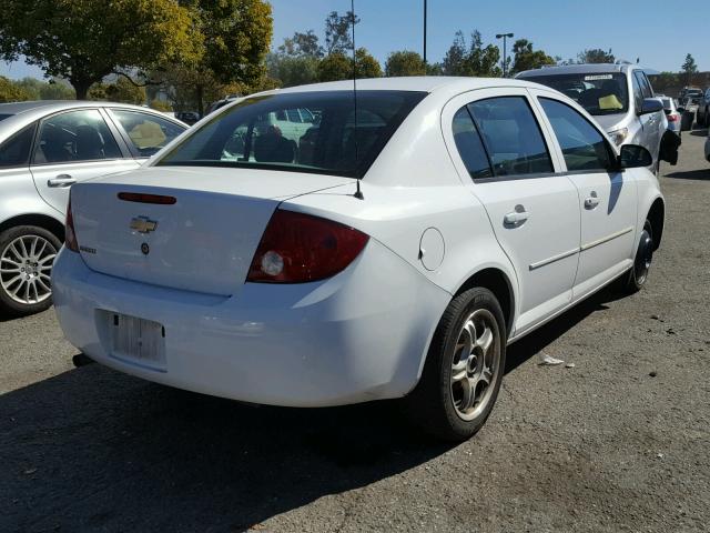 1G1AK52FX57622383 - 2005 CHEVROLET COBALT WHITE photo 4