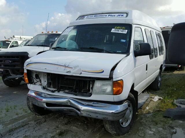 1FDSS34L07DB19321 - 2007 FORD ECONOLINE WHITE photo 2