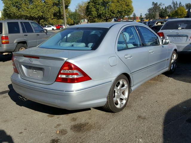 WDBRF52H47F917762 - 2007 MERCEDES-BENZ C 230 SILVER photo 4