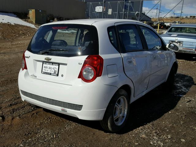 KL1TD66E29B622891 - 2009 CHEVROLET AVEO LS WHITE photo 4