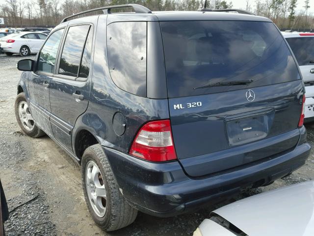 4JGAB54E92A356425 - 2002 MERCEDES-BENZ ML 320 GRAY photo 3