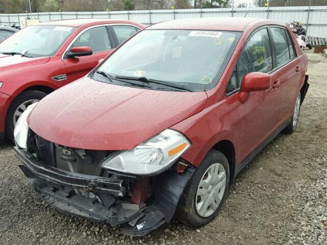 3N1BC1APXBL393046 - 2011 NISSAN VERSA S RED photo 2