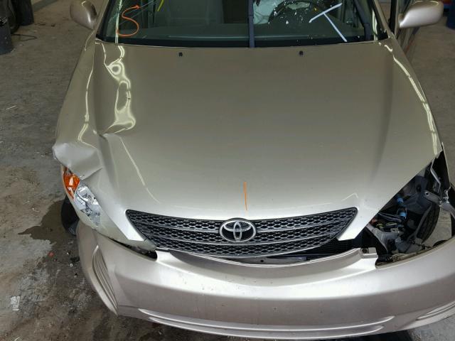 4T1BE32KX4U345301 - 2004 TOYOTA CAMRY LE TAN photo 7