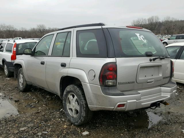 1GNDS13S342446997 - 2004 CHEVROLET TRAILBLAZE SILVER photo 3