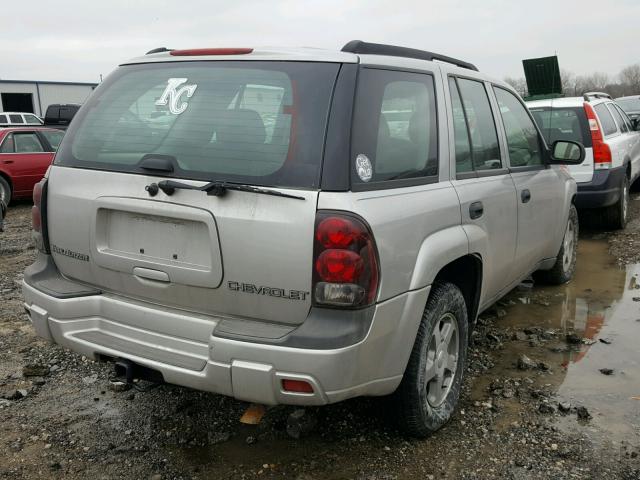 1GNDS13S342446997 - 2004 CHEVROLET TRAILBLAZE SILVER photo 4