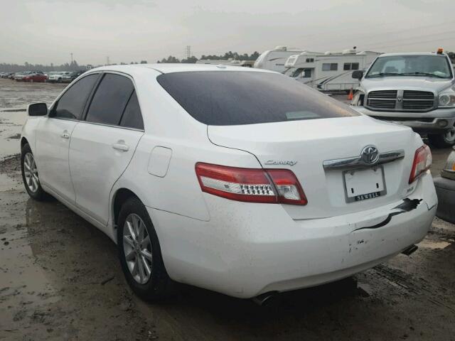 4T1BK3EK8AU608790 - 2010 TOYOTA CAMRY SE WHITE photo 3