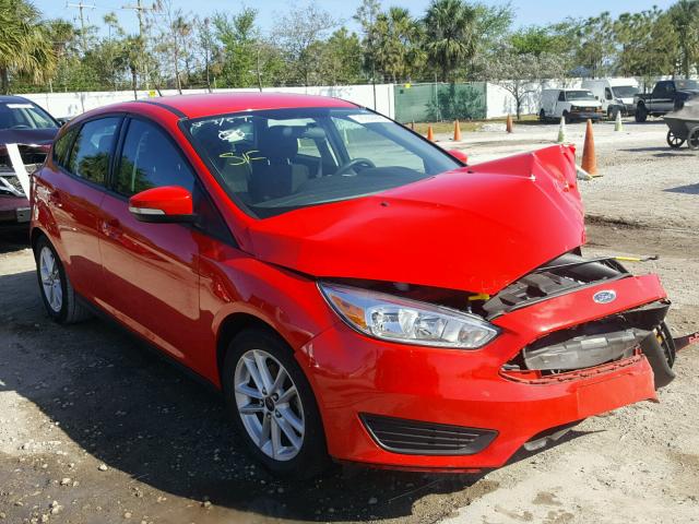 1FADP3K2XFL325409 - 2015 FORD FOCUS SE RED photo 1