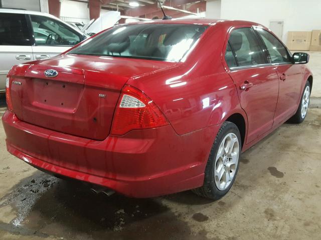 3FAHP0HA6BR278891 - 2011 FORD FUSION SE RED photo 4