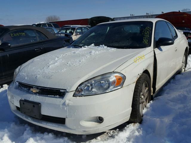 2G1WK151569214680 - 2006 CHEVROLET MONTE CARL WHITE photo 2