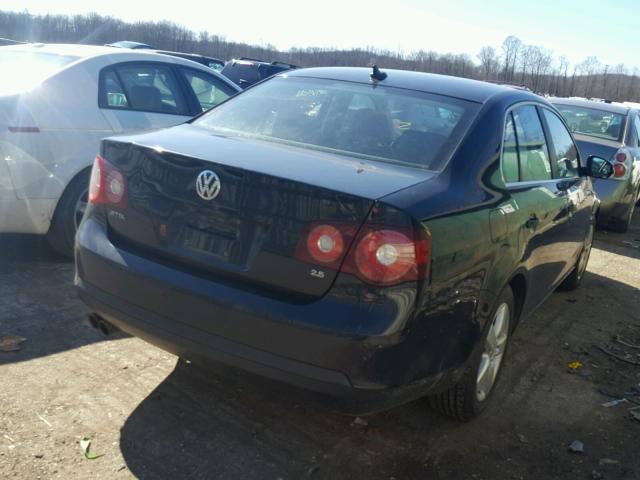 3VWRZ71KX8M055695 - 2008 VOLKSWAGEN JETTA SE BLACK photo 4