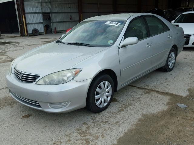 4T1BE32K36U746935 - 2006 TOYOTA CAMRY LE SILVER photo 2