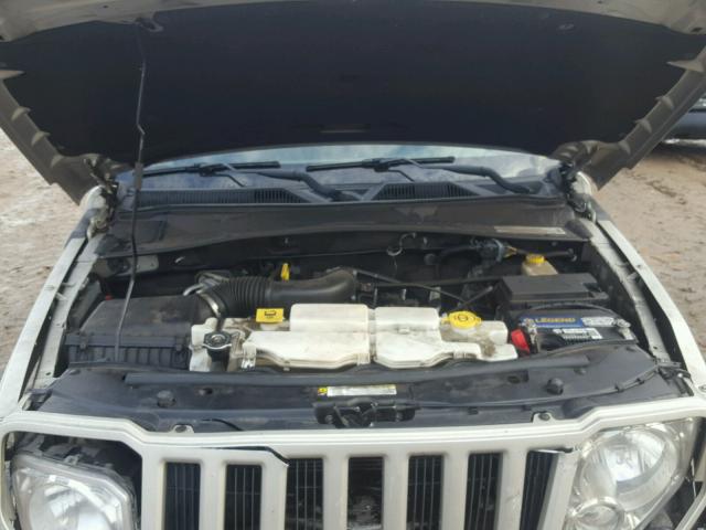 1J8GP28K09W505325 - 2009 JEEP LIBERTY SP SILVER photo 7