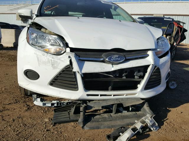 1FADP3K26EL118319 - 2014 FORD FOCUS SE WHITE photo 9