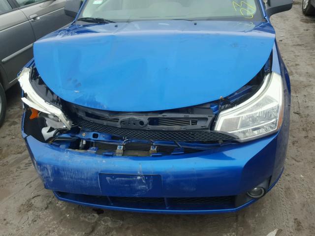 1FAHP3FN2AW152840 - 2010 FORD FOCUS SE BLUE photo 7