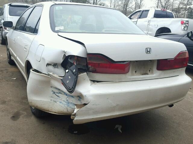 1HGCG5664YA068200 - 2000 HONDA ACCORD EX WHITE photo 9