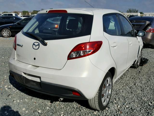 JM1DE1KYXE0171387 - 2014 MAZDA MAZDA2 SPO WHITE photo 4