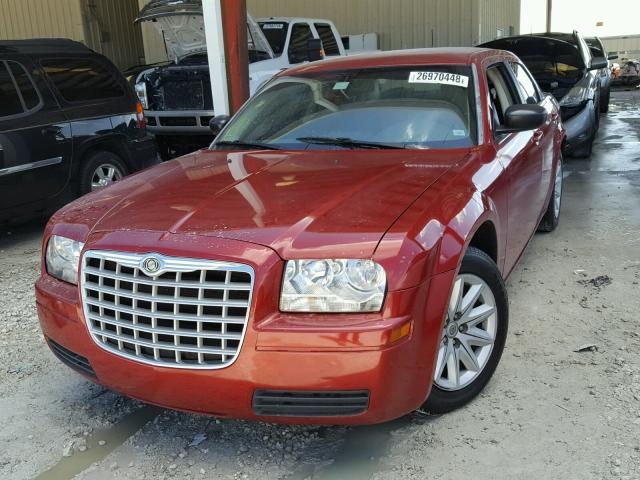 2C3KA43R28H283343 - 2008 CHRYSLER 300 LX RED photo 2