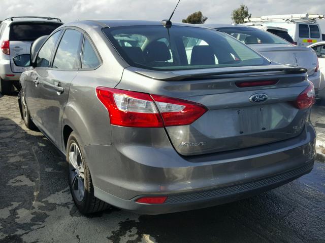 1FADP3F28EL210378 - 2014 FORD FOCUS SE GRAY photo 3