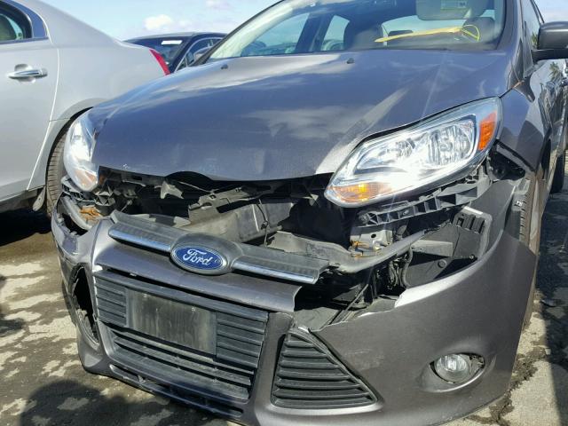 1FADP3F28EL210378 - 2014 FORD FOCUS SE GRAY photo 9